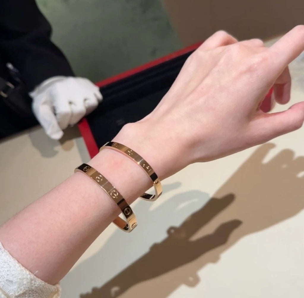 Authentic Cartier Love Classic Bracelet 18k Rose Gold Bangle Size17