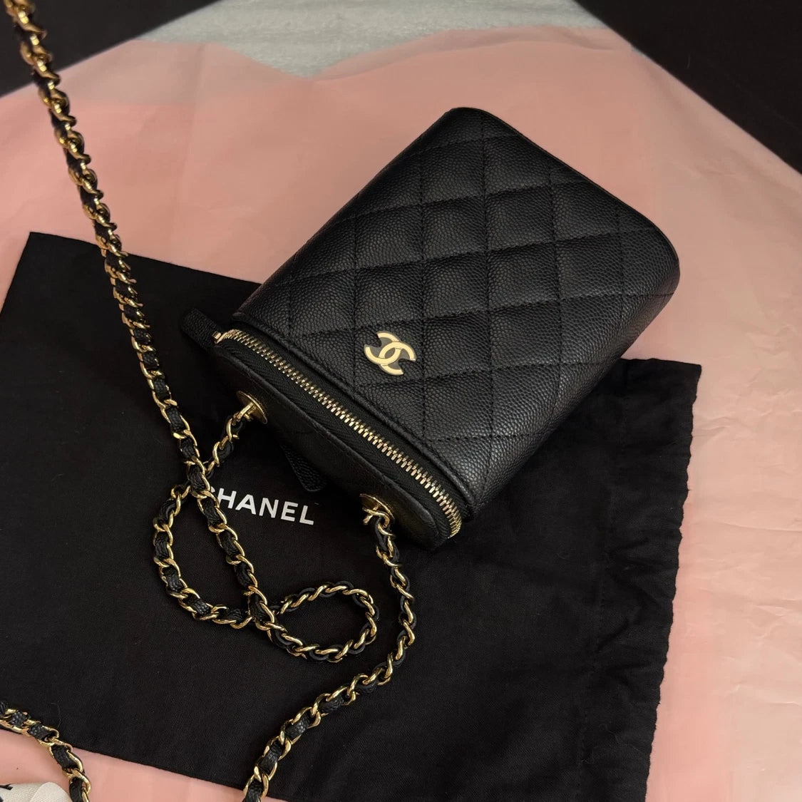 Chanel Diamond Calfskin Chain Crossbody Black Gold Used Women Classic