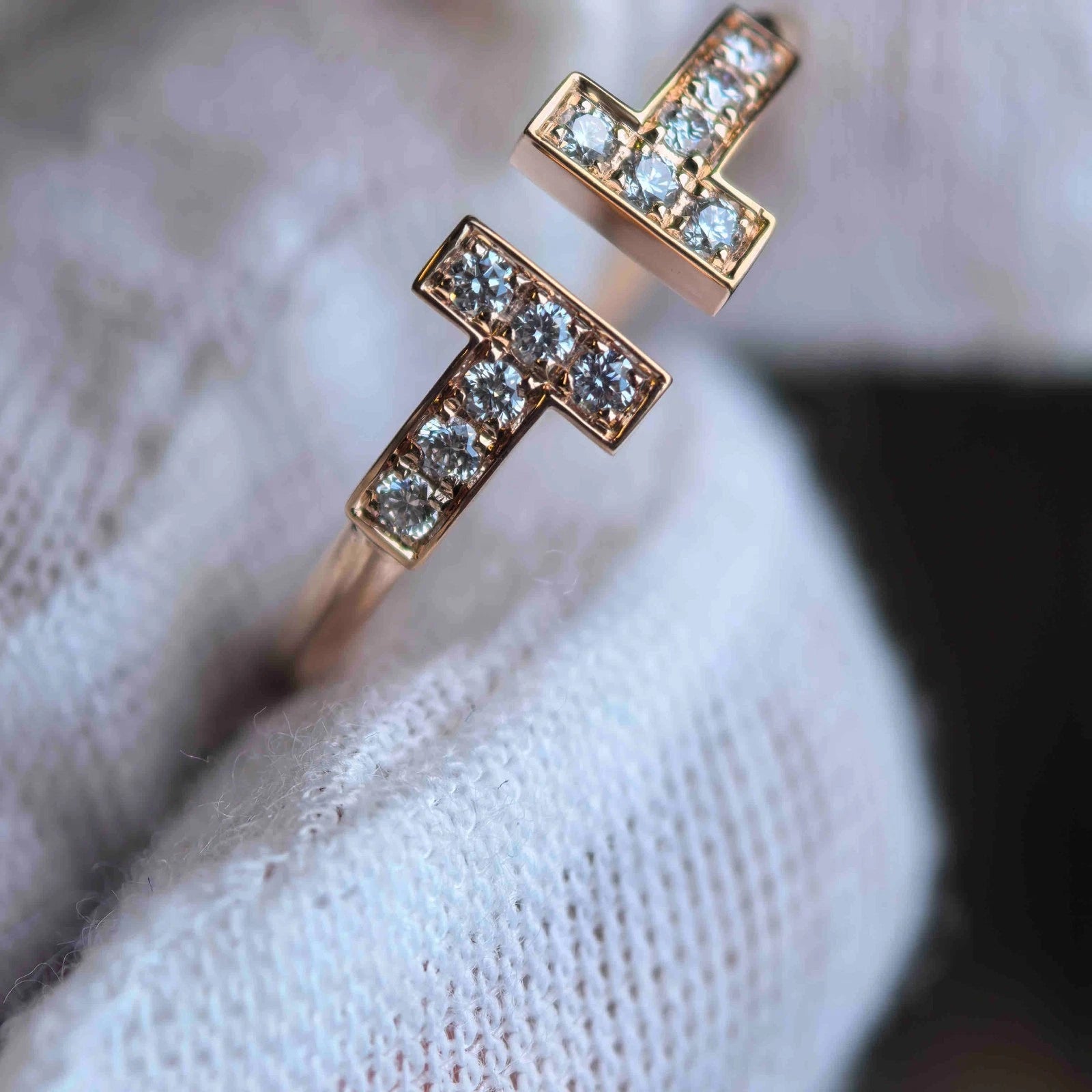 Excellent Tiffany &amp; Co. Tiffany T 18K Rose Gold with Diamonds Wire Band Ring US7