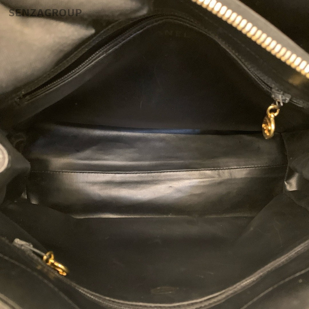 CHANEL CC logo Black gold Shoulder Handbag