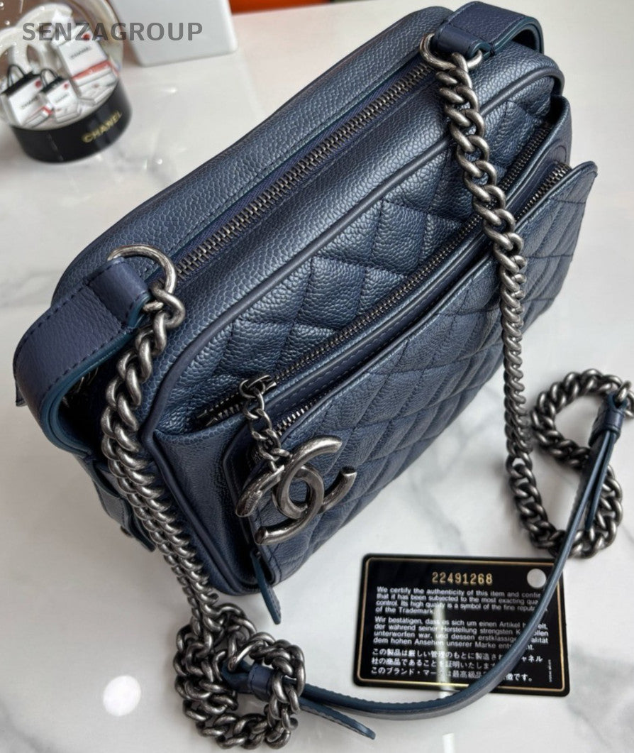 CHANEL Classic Diamond pattern Camera bag Calfskin Shoulder bag Crossbody