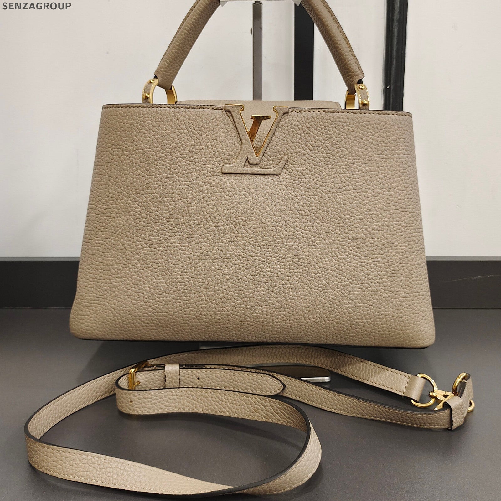 Louis Vuitton Capucines MM Grey Gold Handbag Shoulder Bag Classic Women
