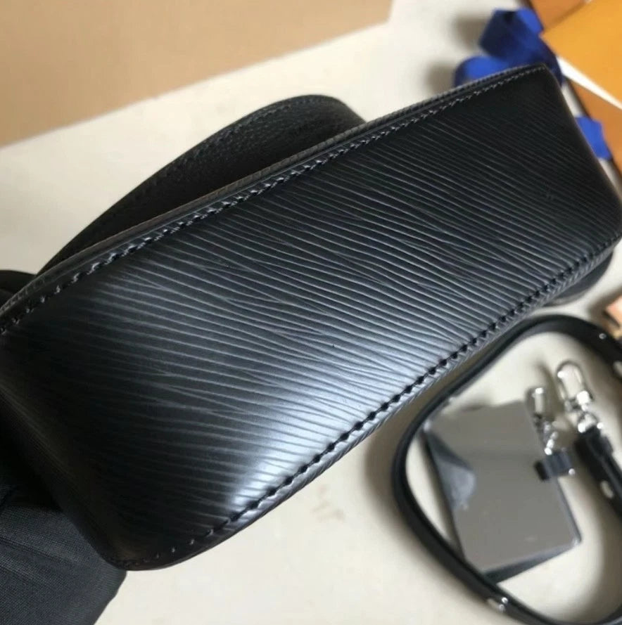 Louis Vuitton Marelle Epi Black Shoulder Bag Crossbody Excellent