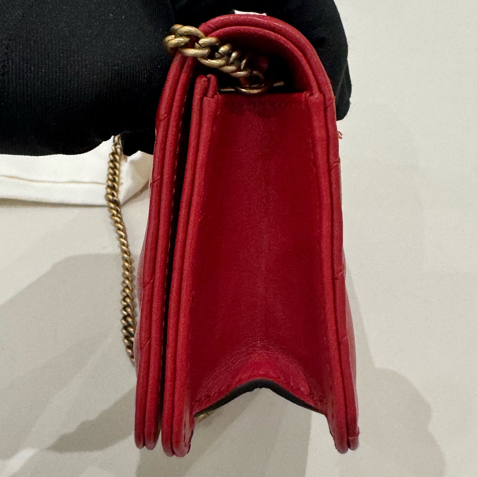 Gucci Chain WOC Shoulder Crossbody Bag Red Gold Buckle Classic Fashion Women