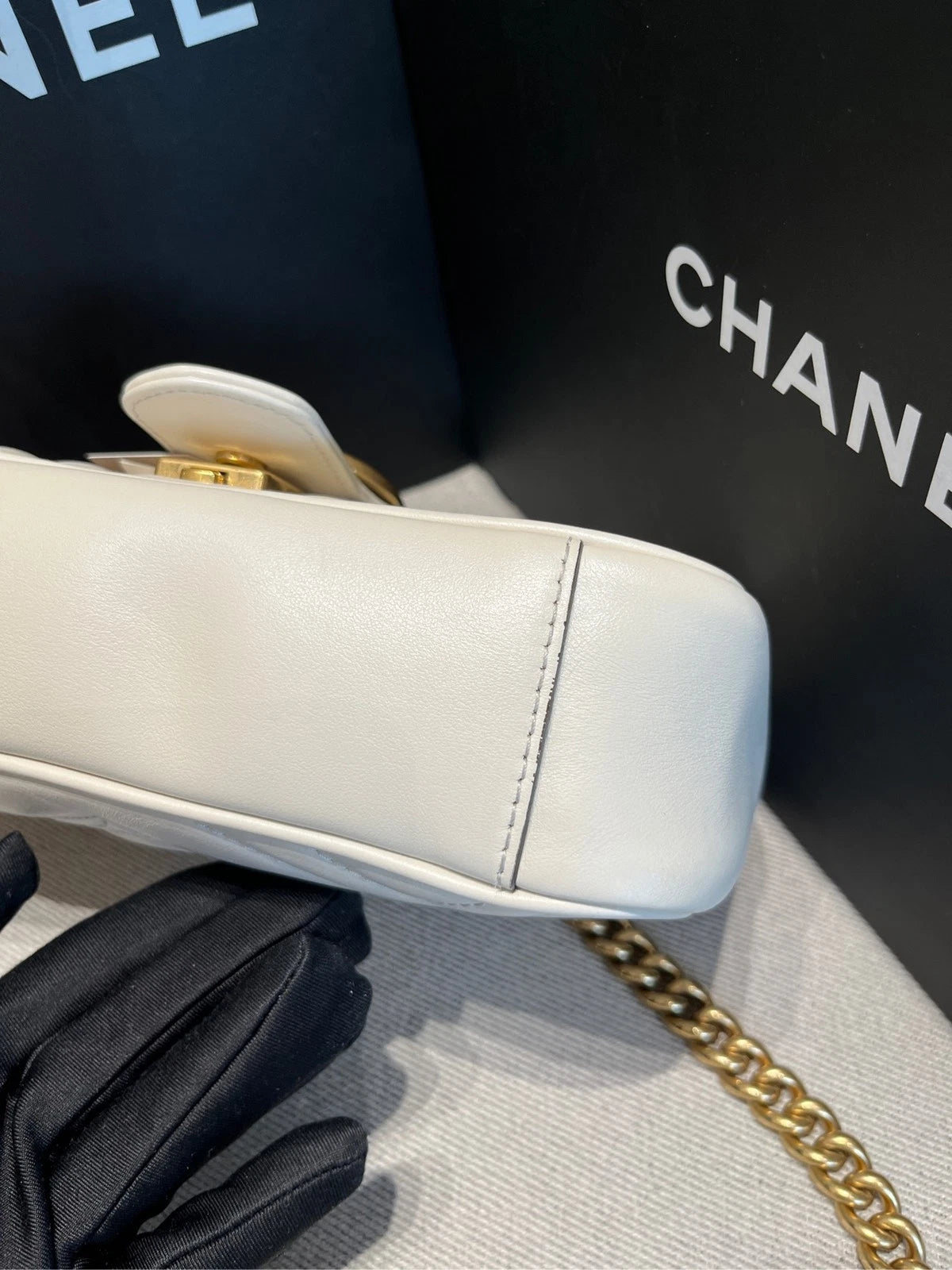 GUCCI GG Marmont 22 White Gold Leather Shoulder Crossbody Bag For Women