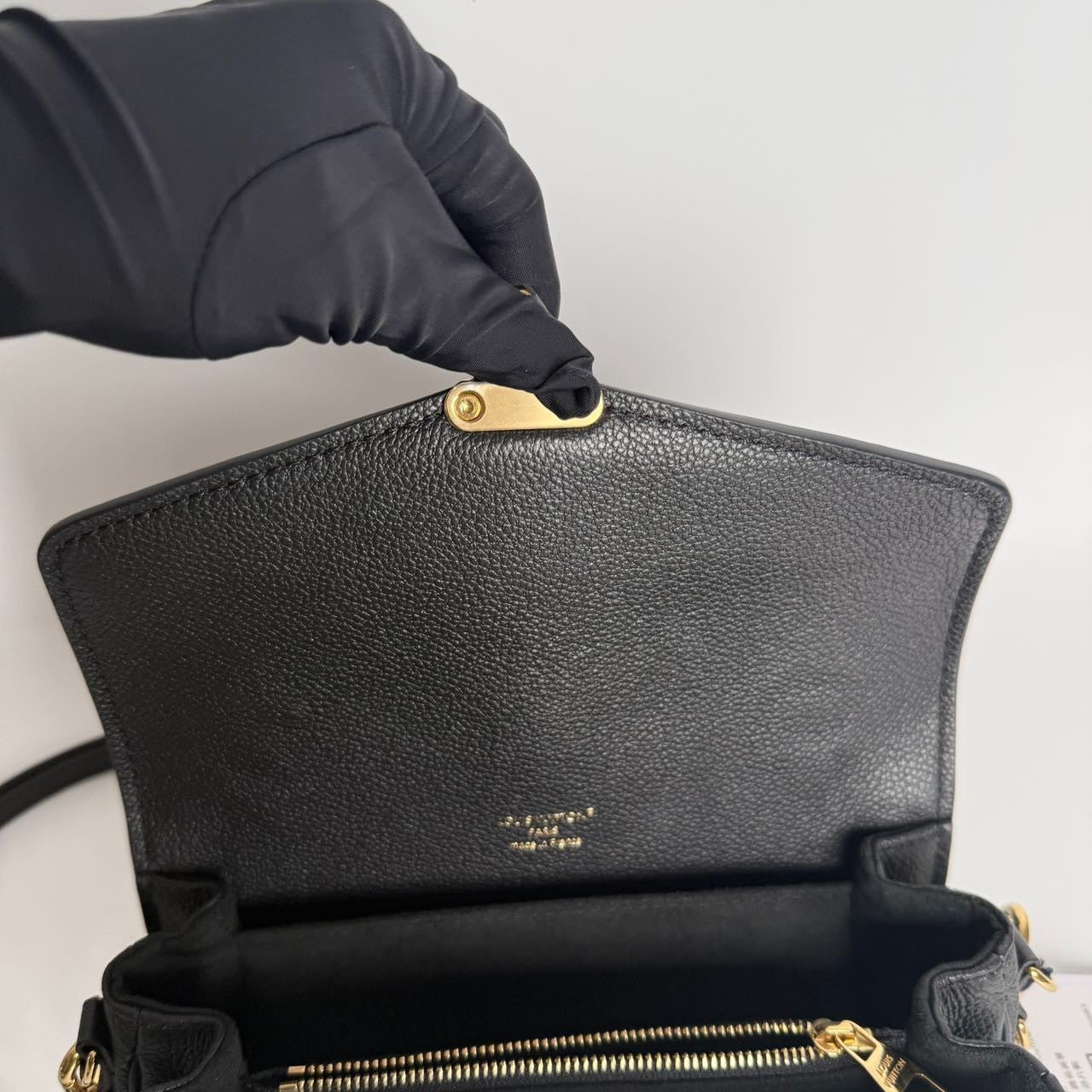 SJ0001 Louis Vuitton Metis East West （U）