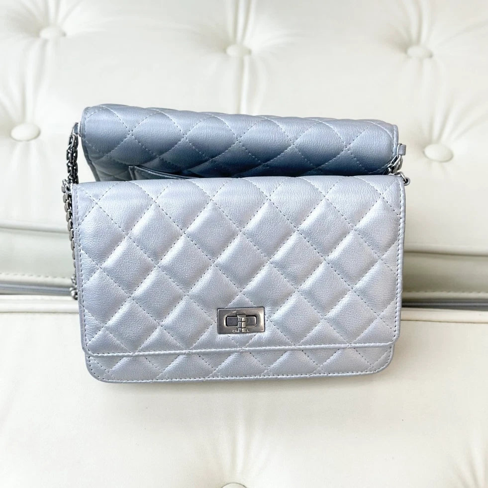 Excellent Chanel Woc Calfskin Chain Shoulder Crossbody Bag Silver Hardware