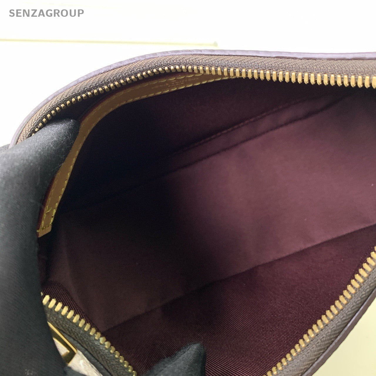 Louis Vuitton Monogram Chain Shoulder Bag Crossbody Brown Red Gold Women Classic