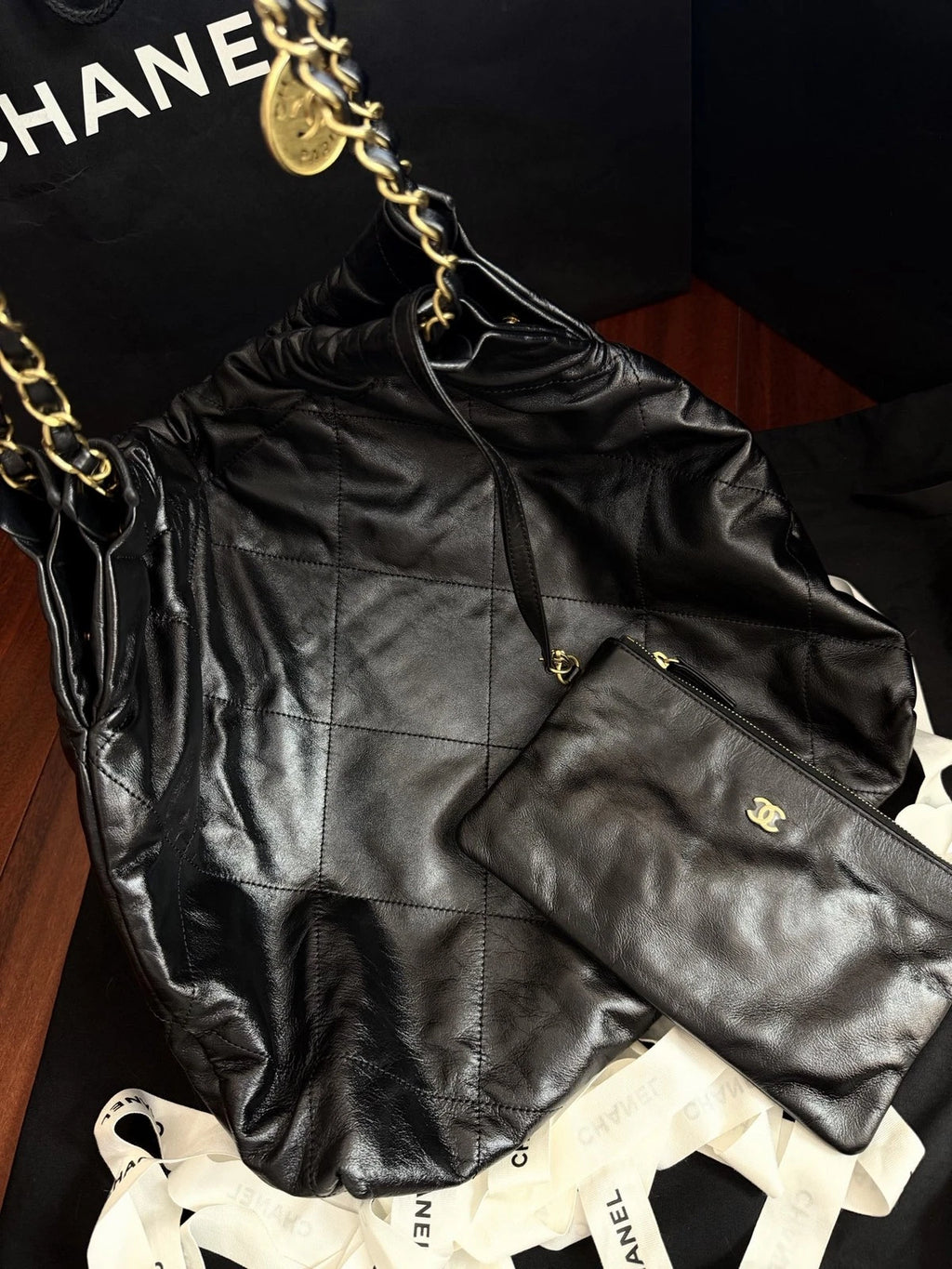 Chanel 22Bag MM Chain Shoulder Bag Black Gold Classic Fashion Women
