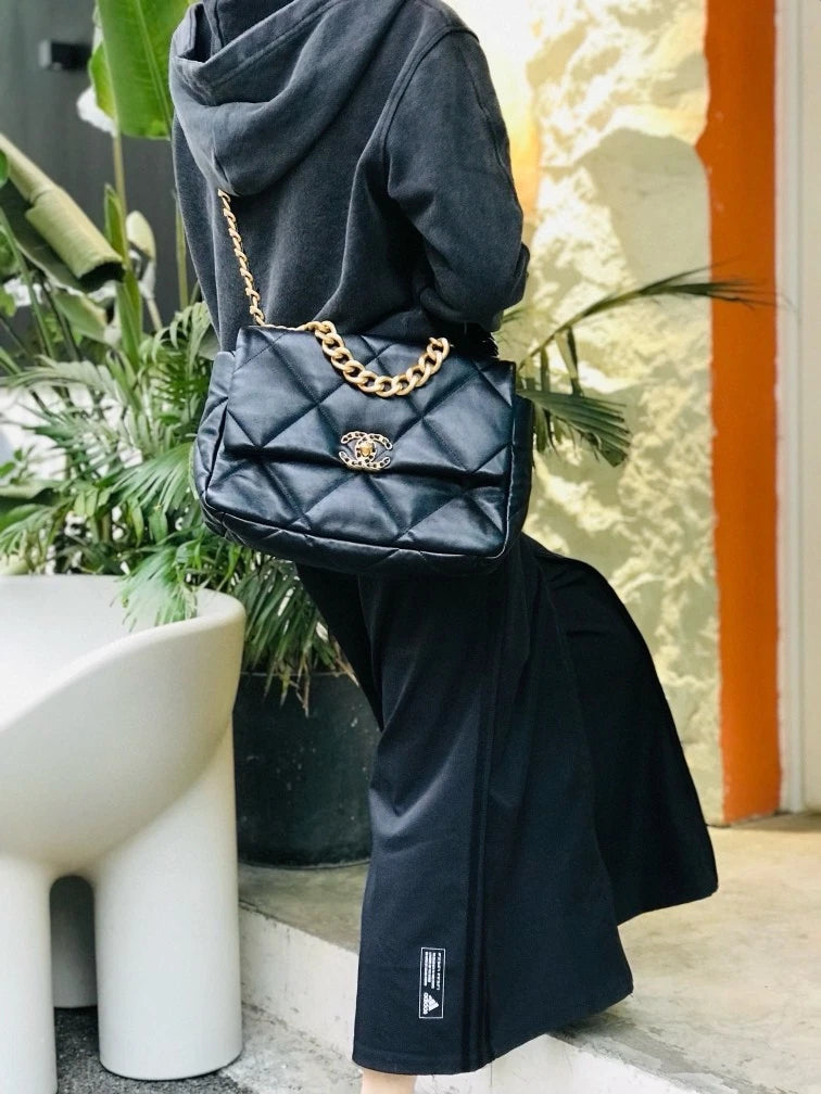 CHANEL19Bag Medium Black Gold Shoulder Bag For Women