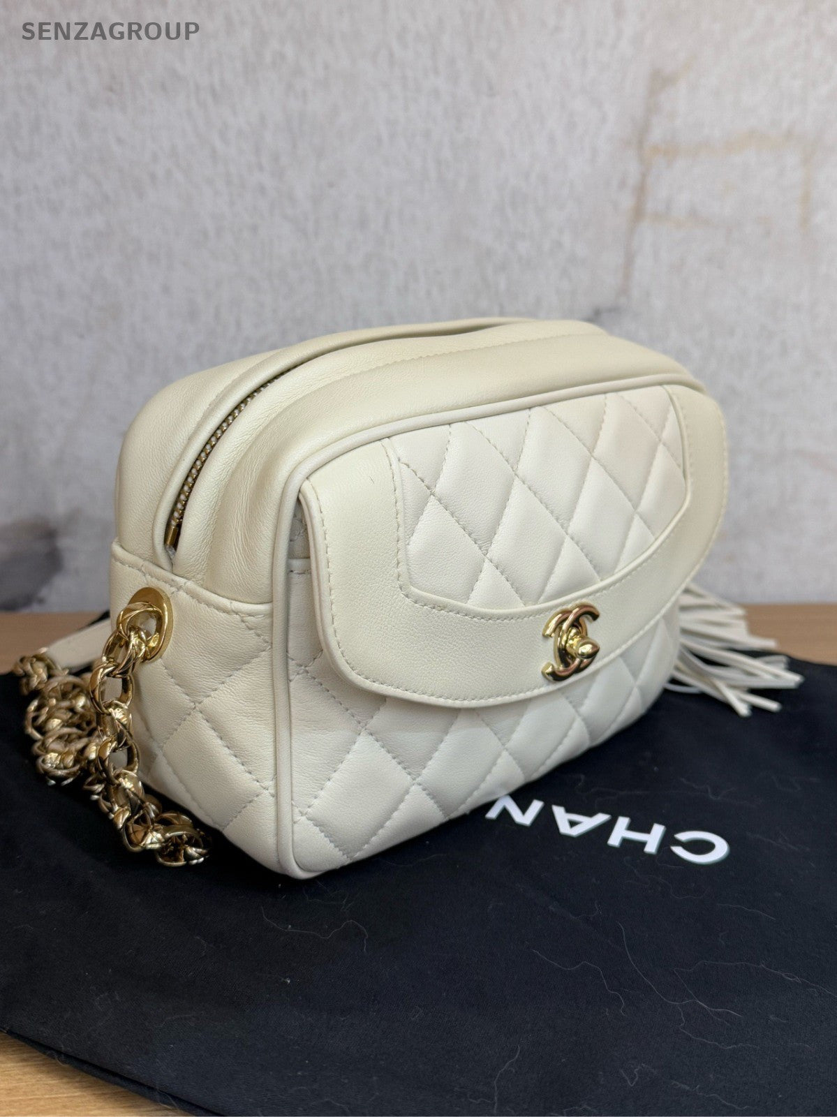CHANEL Camera bag Diamond pattern White Chain Shoulder bag