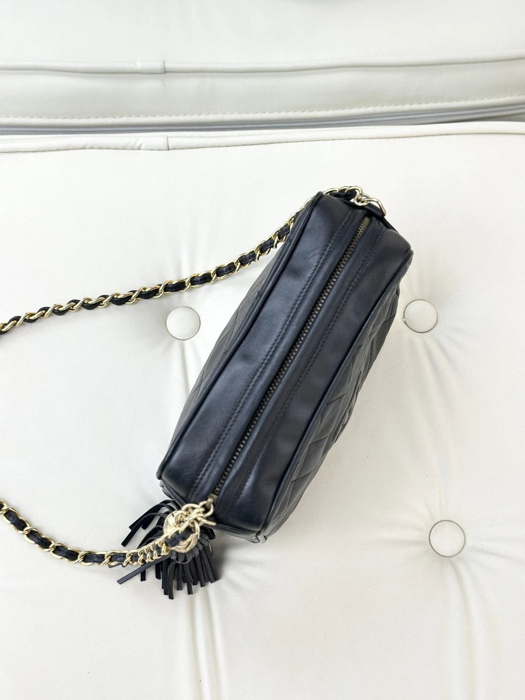 Chanel Vintage Lambskin Chain Shoulder Crossbody Bag Black Gold Hardware Women S