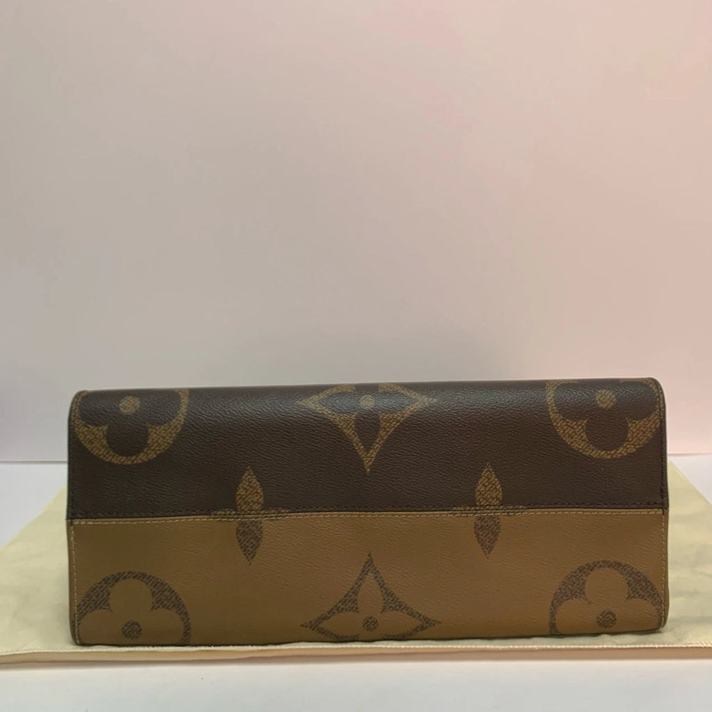 Louis Vuitton Onthego Medium Canvas Printed Tote Handbag For Women