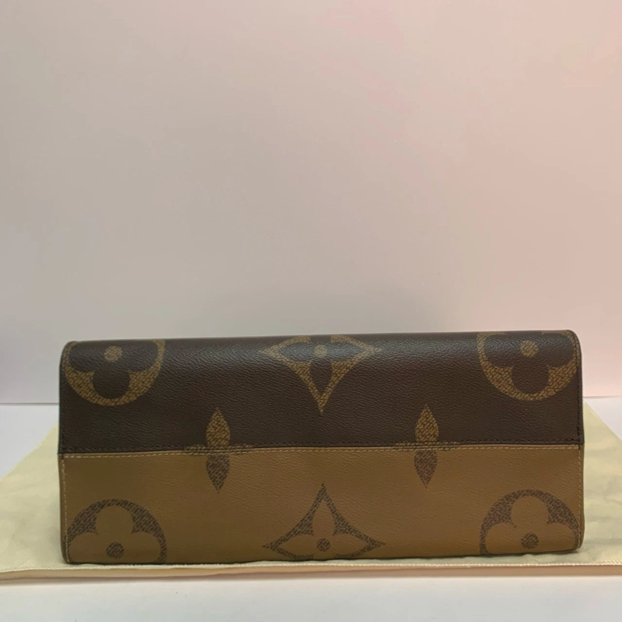 Louis Vuitton Onthego Medium Canvas Printed Tote Handbag For Women