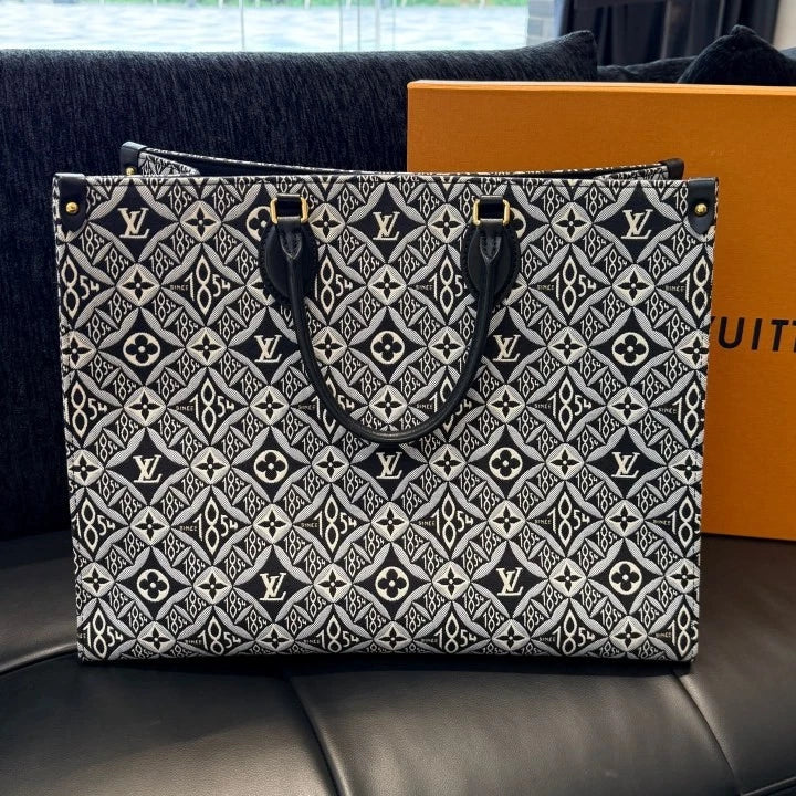 Louis Vuitton Onthego GM Monogram Tote Top Handle Bag Black