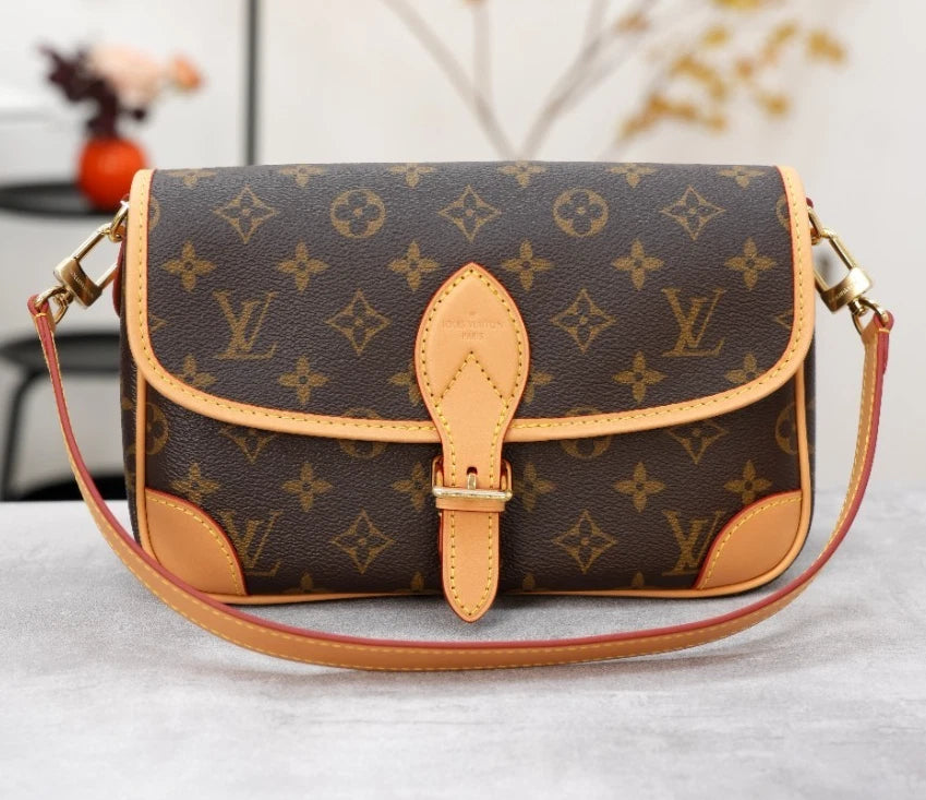 Louis Vuitton Diane Monogram Shoulder Bag Crossbody Excellent