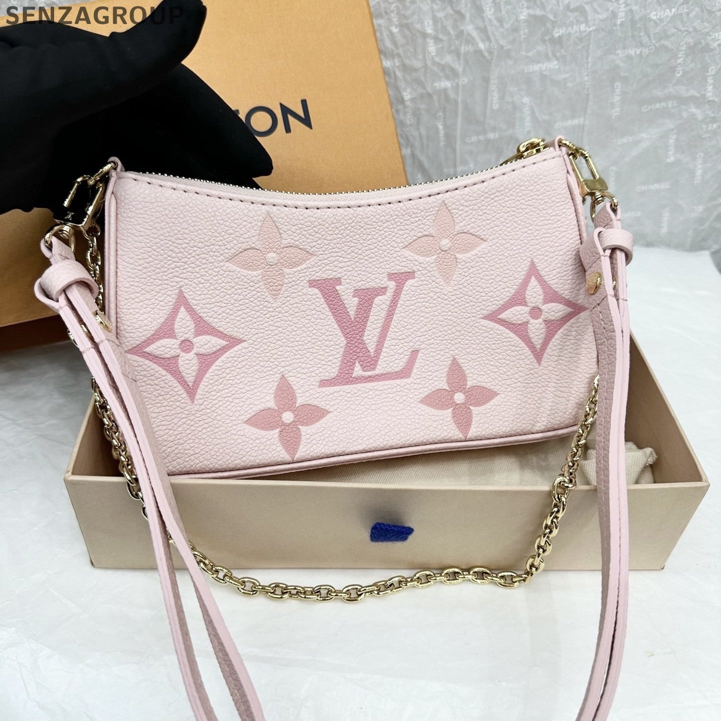 Louis Vuitton Easy Pouch Monogram Chain Shoulder Bag Pink Gold