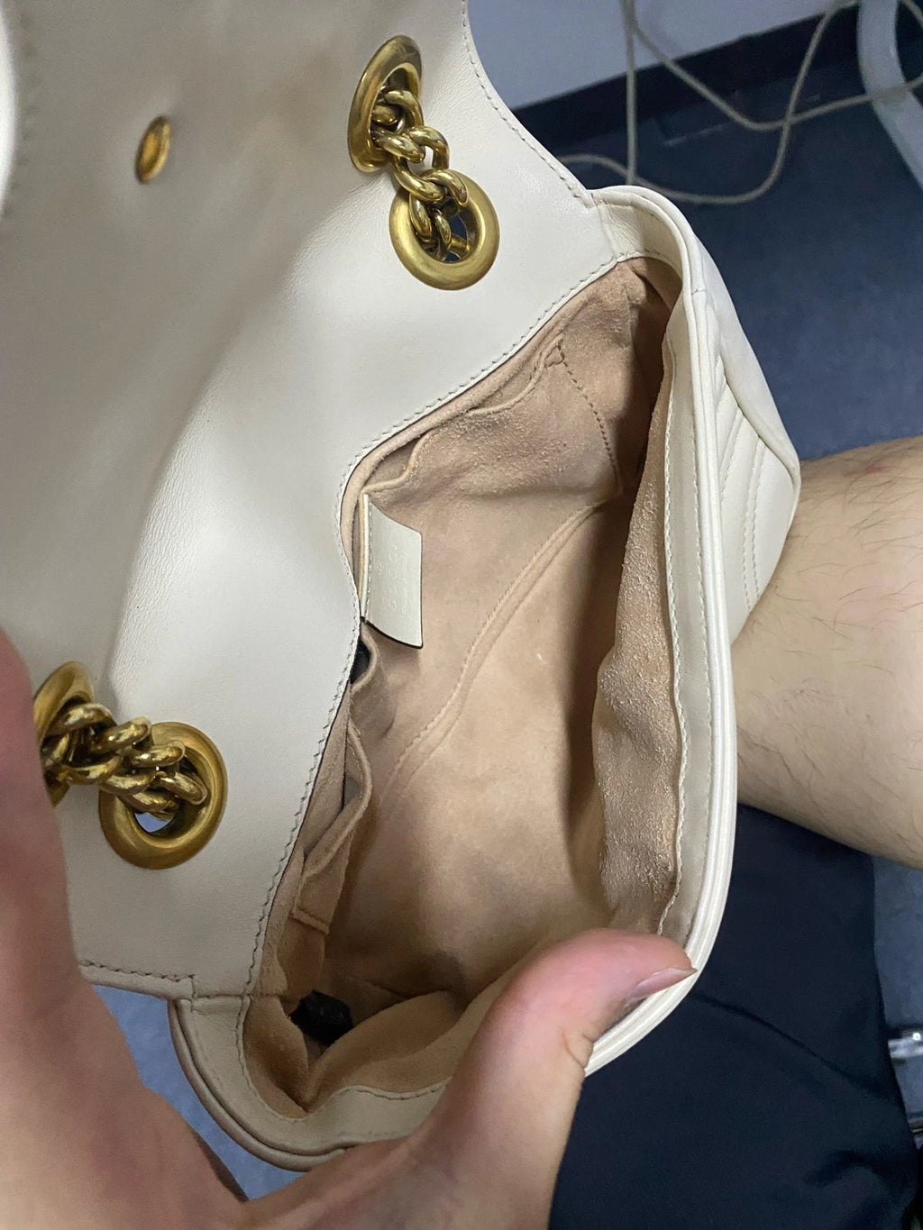 GUCCI GG Marmont22 White Gold Hardware Shoulder Bag For Women