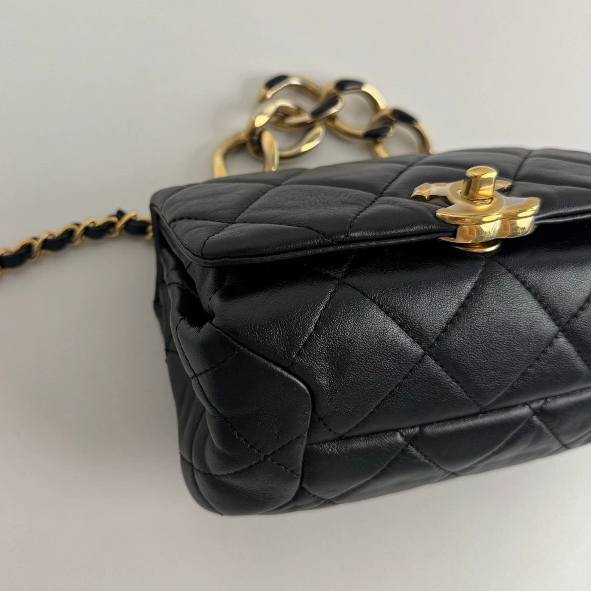 Chanel Diamond Mini Chain Shoulder Bag Crossbody Black Gold Women Classic