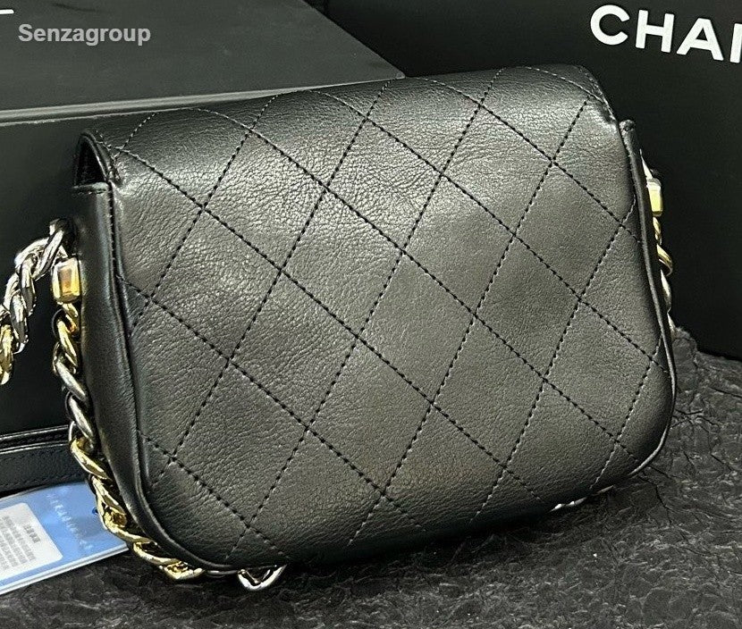 Chanel Diamond Calfskin Messenger Chain Shoulder Bag Crossbody Black Gold Women