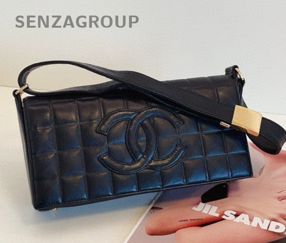 Chanel CC Logo Vintage Shoulder Bag Black Gold Women Classic