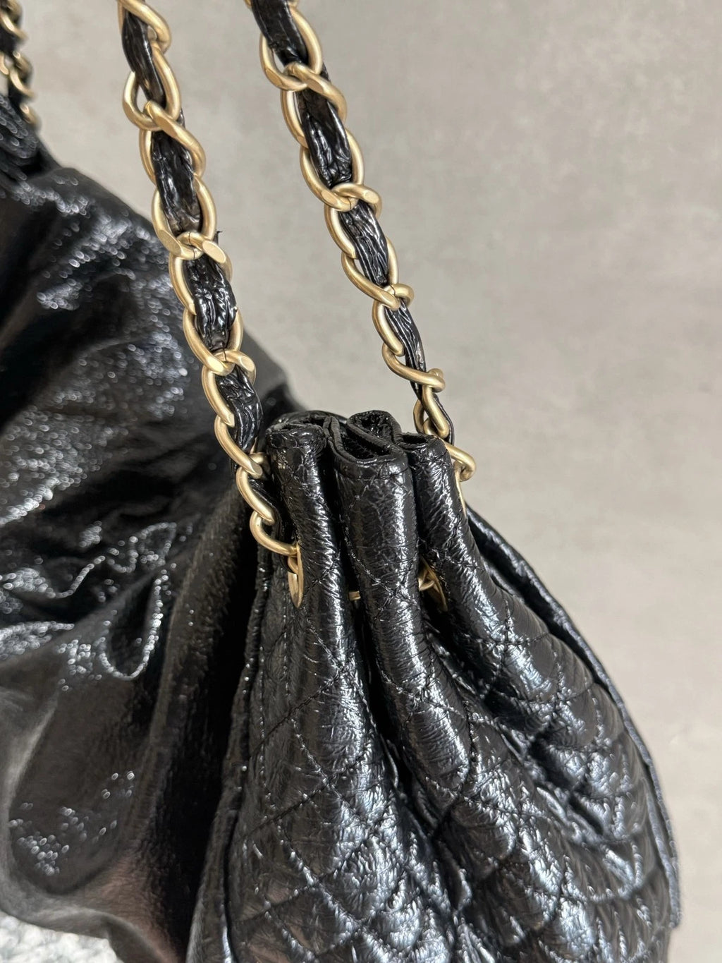 Chanel Oil Wax Chain Shoulder Bag Black Gold Hardware Women Fashion