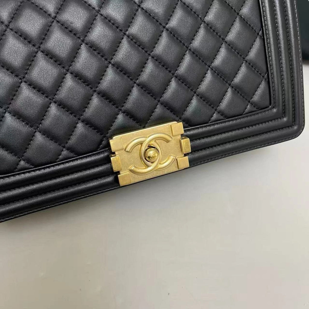 Chanel Leboy MM Calfskin Diamond Shoulder Bag Crossbody Bag Black Excellent