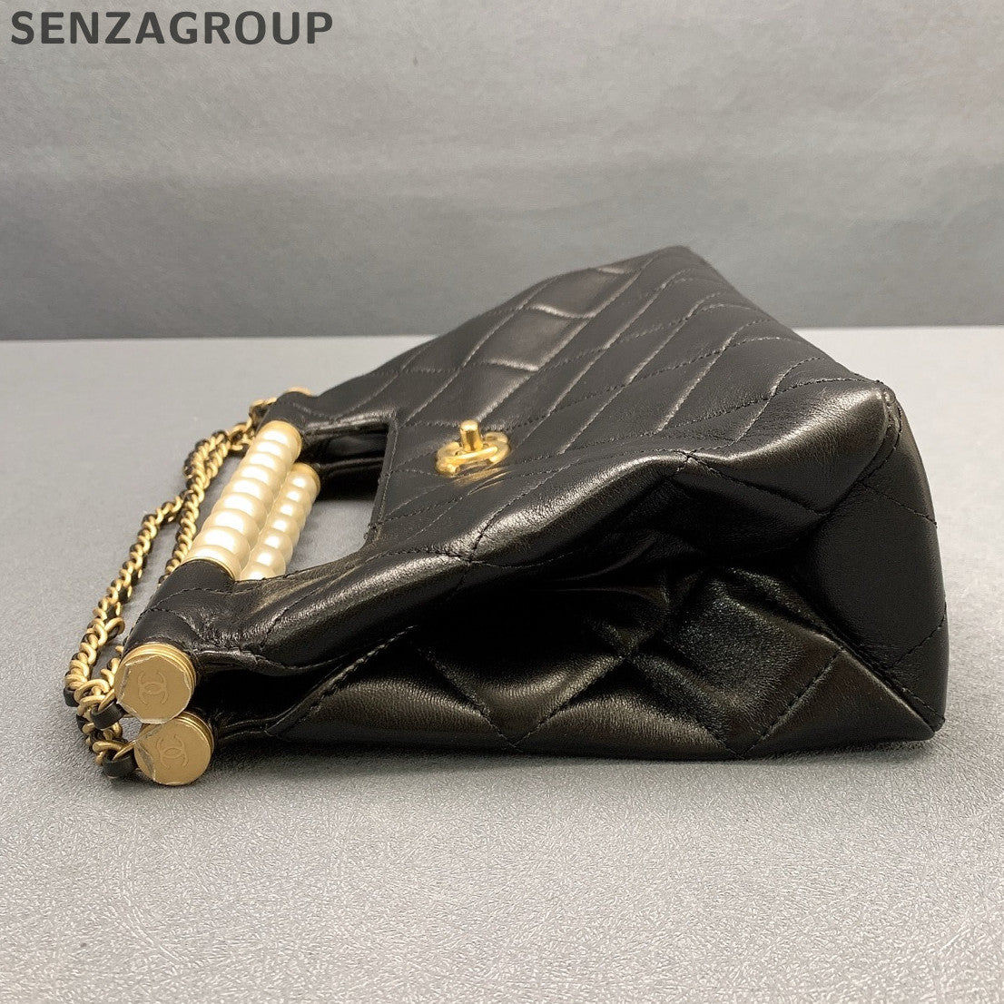 Chanel Black Gold Pearl Chain Shoulder Handbag Classic Fashion Women