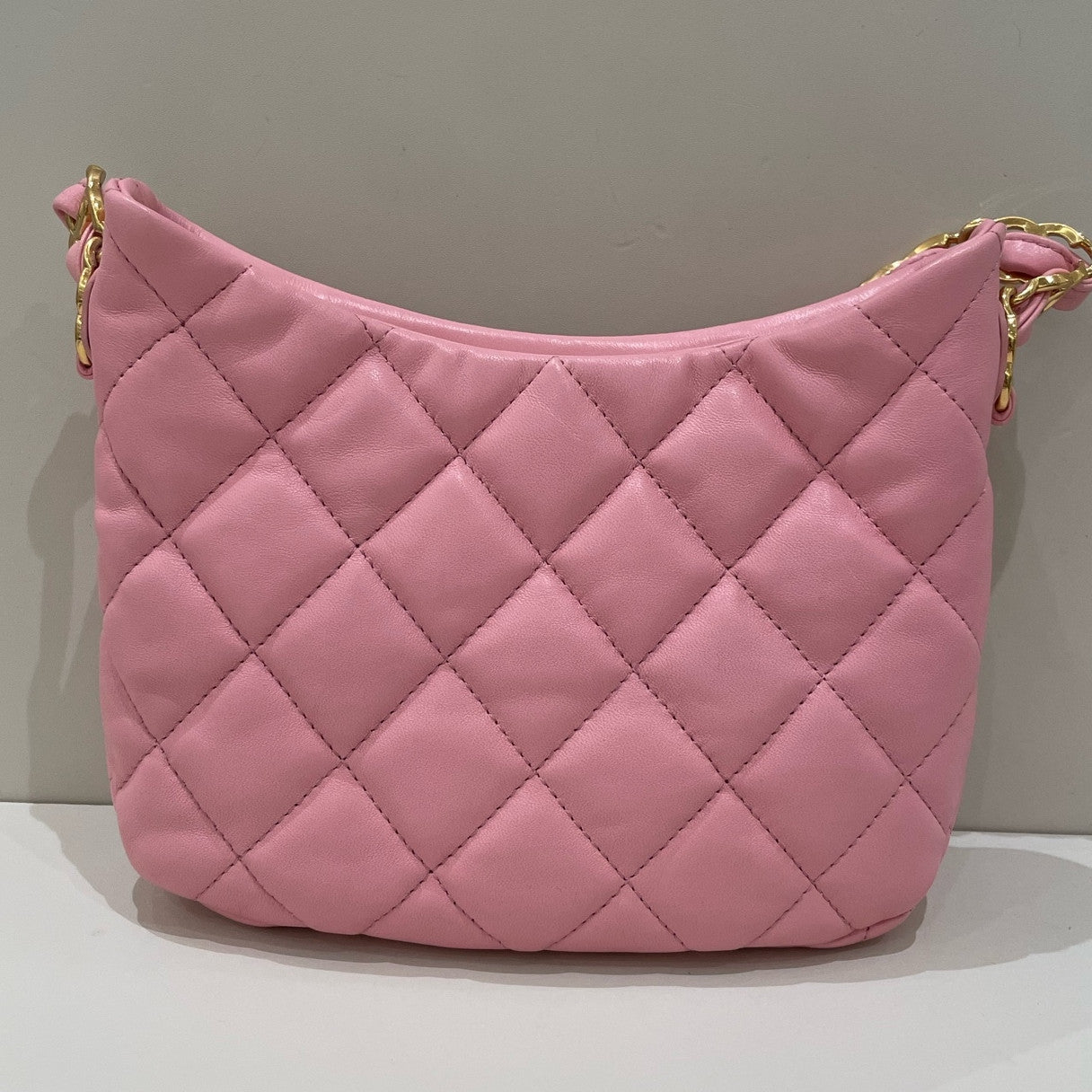 Chanel Quilted Pink Gold Hobo Chain Shoulder Bag - Classic Women's Fashion