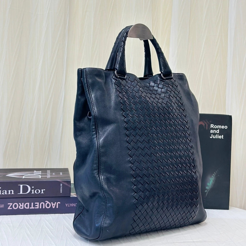 Bottega Veneta Woven Lambskin Handbag For Unisex Adults
