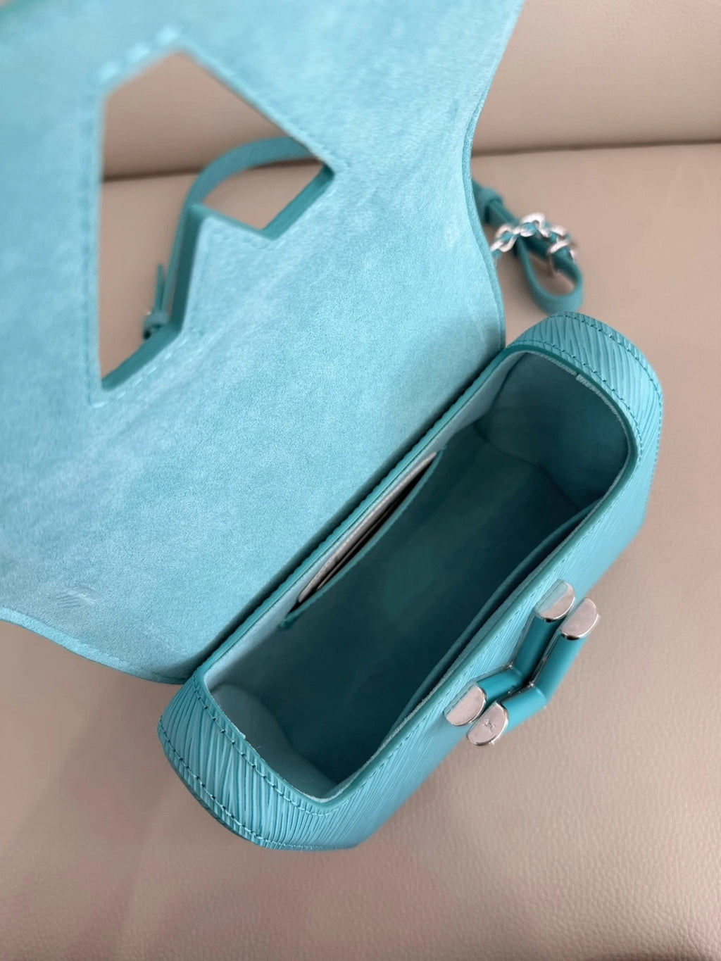 Authentic Louis Vuitton Twist Small Green Calfskin Shoulder Bag For Women