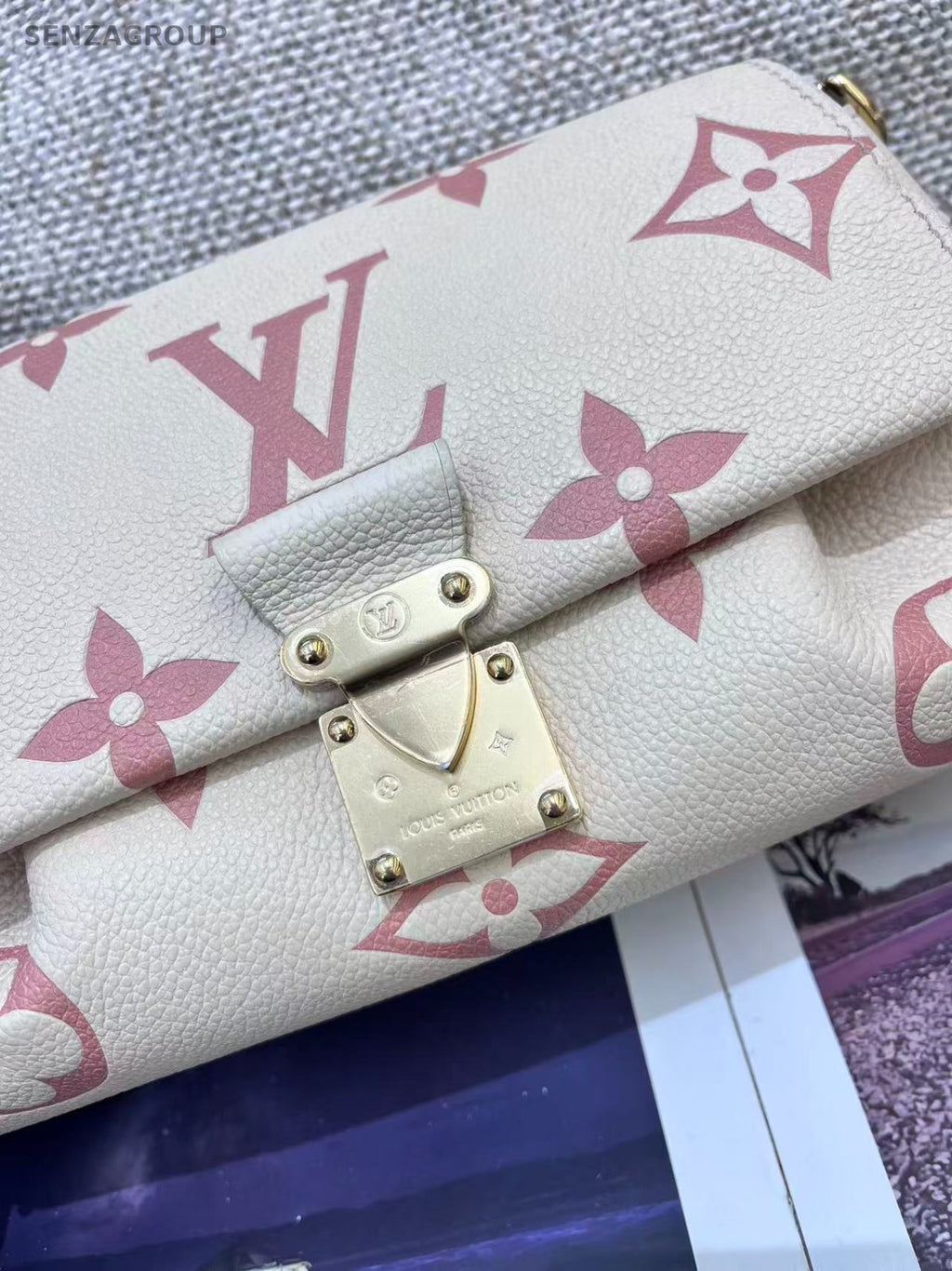 Louis Vuitton Favorite Monogram Chain Shoulder Bag White Gold Women Classic