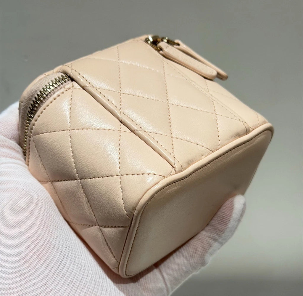 Chanel Vanity Case Chain Crossbody Diamond Pink Gold Women Classic
