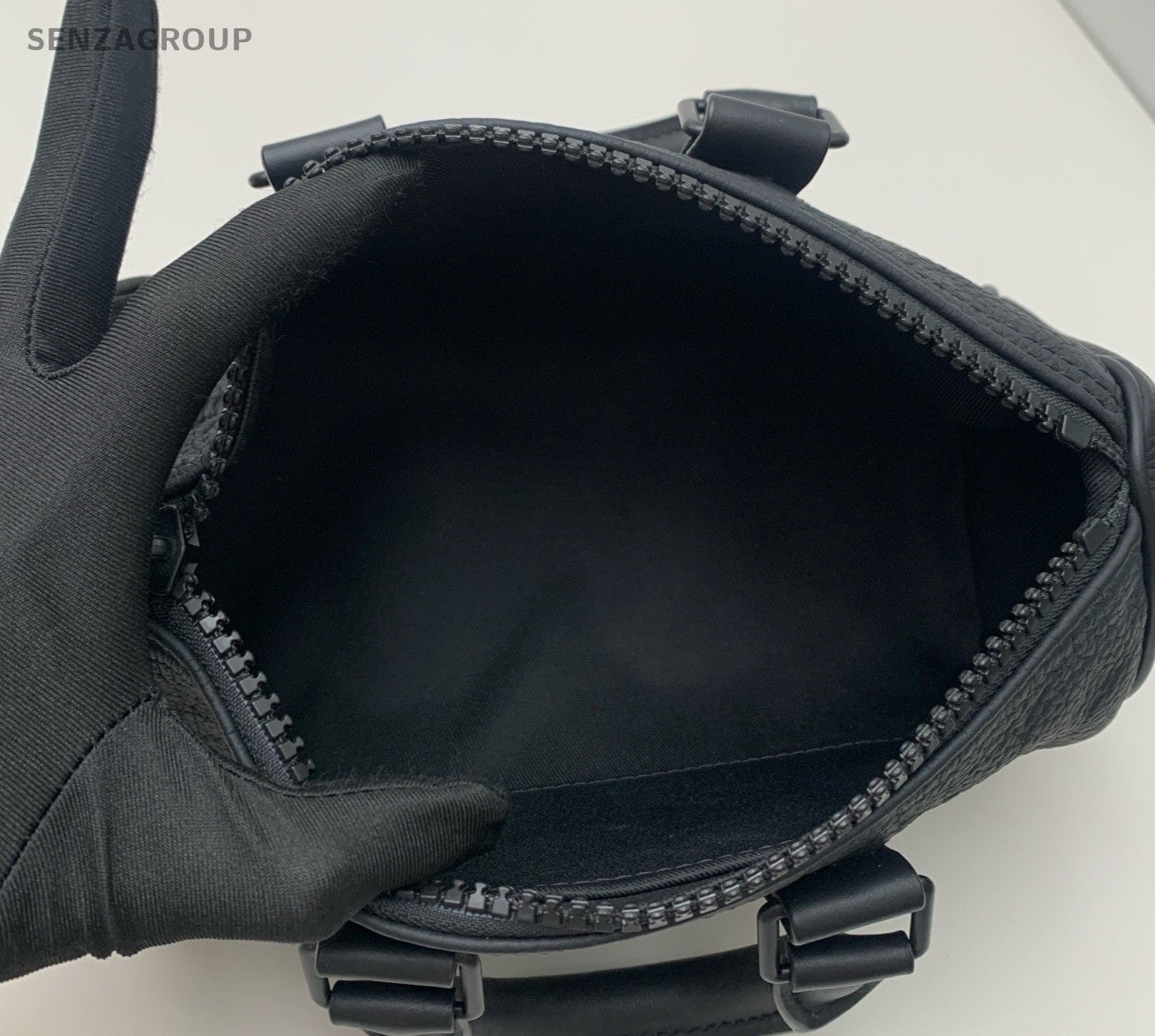 Louis Vuitton Keepall25 Monogram Top Handle Bag Crossbody Black Unisex Adults
