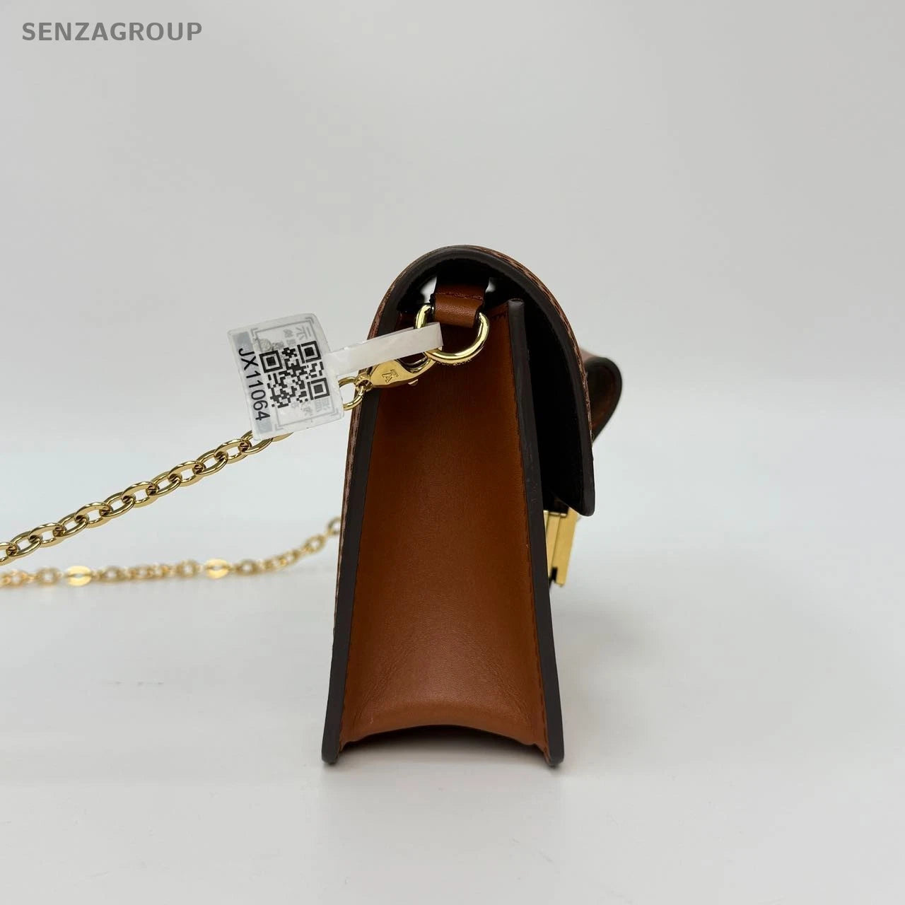 SJ0001 LOUIS VUITTON Dauphine woc crossbody bag (U)