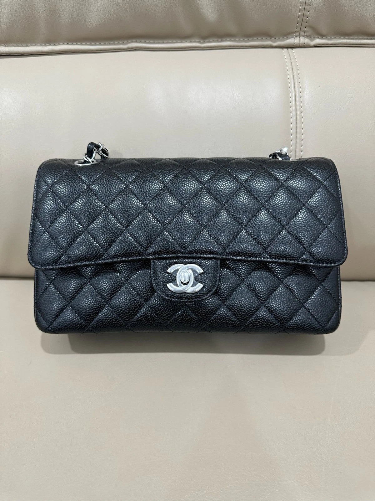 CHANEL Classic Flap Medium Black Leather Shoulder Bag For Women