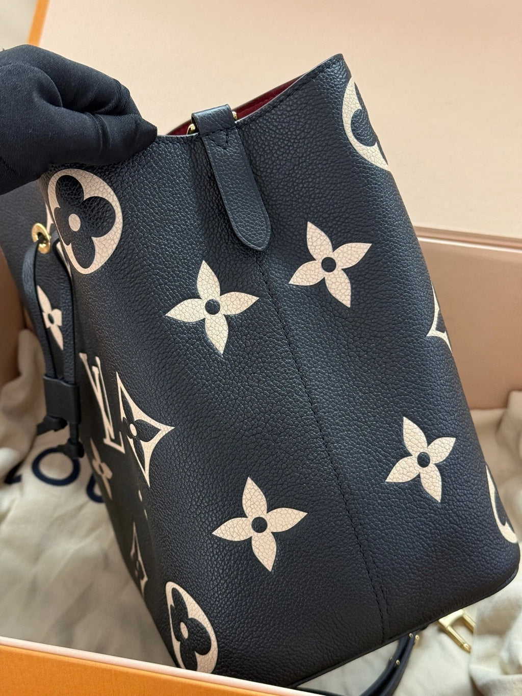 Louis Vuitton Black White Bucket Bag For Women