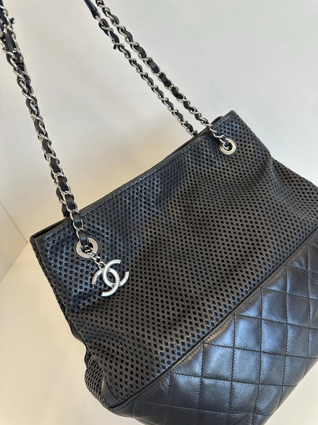 Chanel Tote Calfskin Diamond Chain Shoulder Bag Black Silver Women Fashion