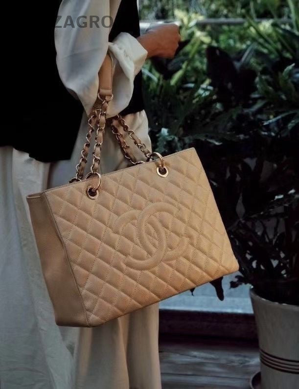CHANEL GST Tote beige Calfskin Chain Shoulder Handbag Women Good Condition