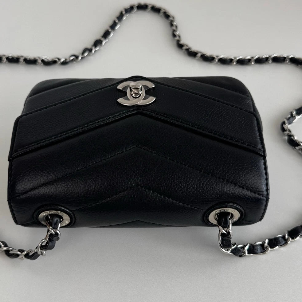 Chanel Chevron Calfskin Mini Chain Black Shoulder Bag Crossbody Silver Hardware