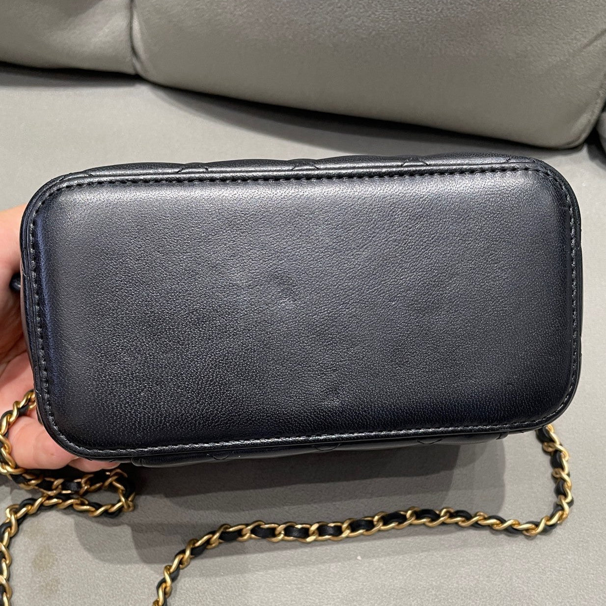 Chanel Quilted Chain Shoulder Crossbody Vanity Case Black Gold