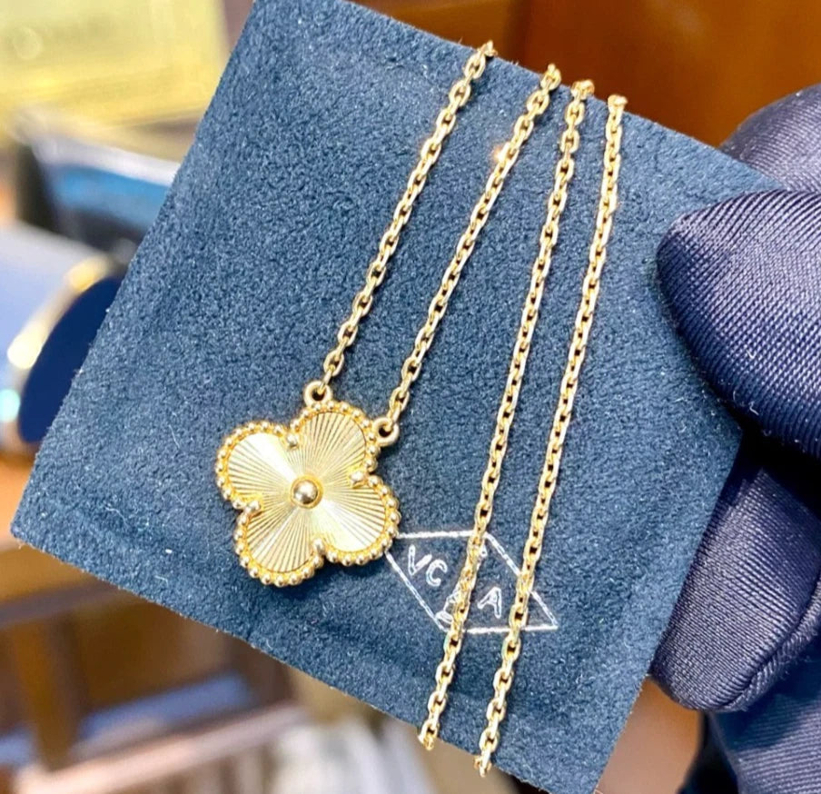 New Van Cleef &amp; Arpels Vintage Alhambra Necklace 18k Yellow Gold Guilloche
