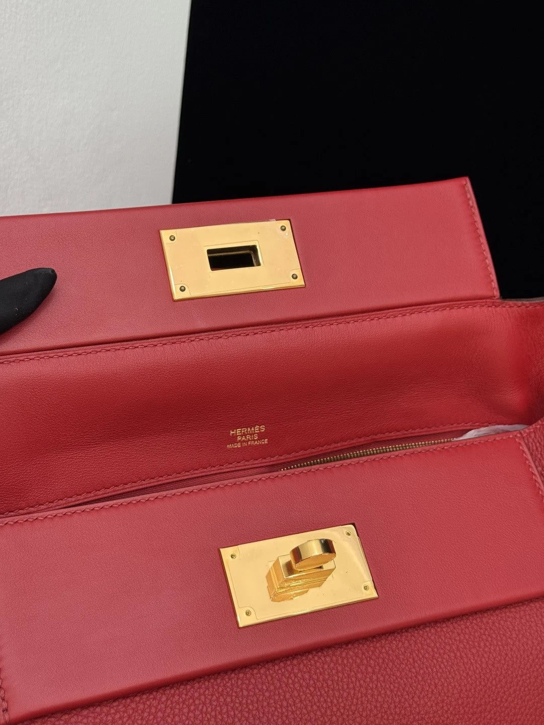 Excellent Condition Hermes 2424 2Way Red Top Handle Bag Crossbody Gold Hardware