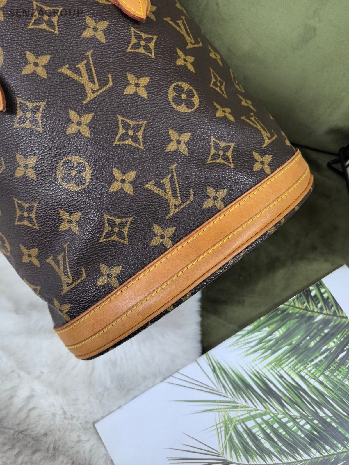 Louis Vuitton Petite Bucket PM Monogram Shoulder bag Women Vintage