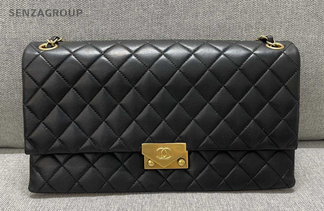 CHANEL Calfskin Diamond Pattern Chain Shoulder bag Black Gold Women
