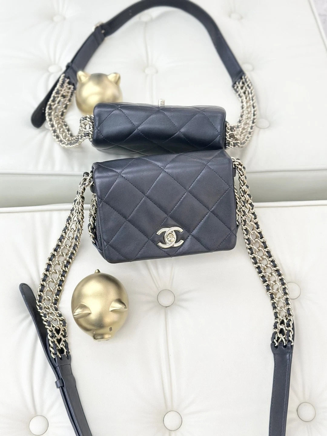 Chanel Chain Lambskin Shoulder Crossbody Bag Black Gold Women Classic S