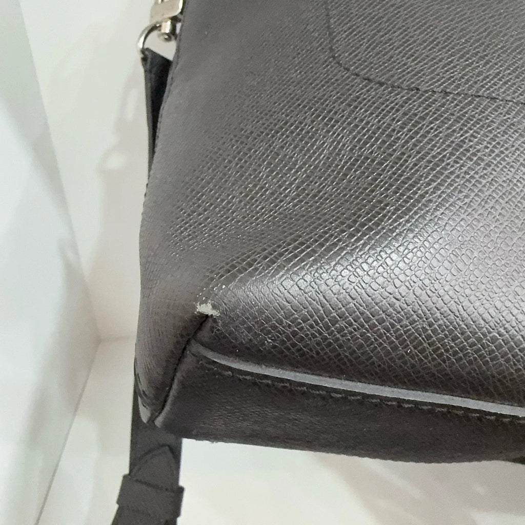 Louis Vuitton Black Taiga Leather Vertical Briefcase Handbag Crossbody Women