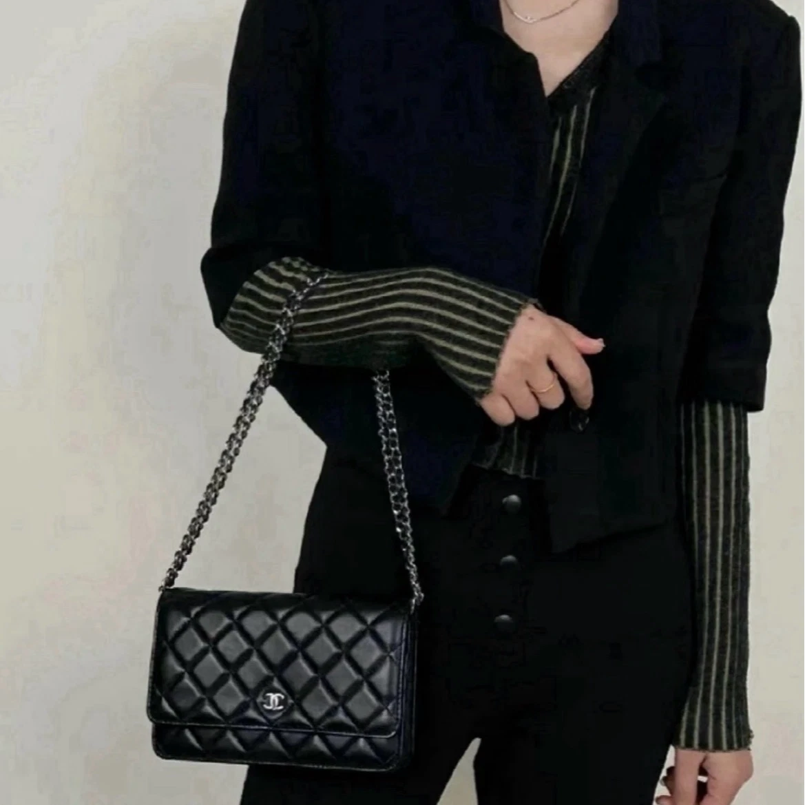 Chanel Woc Lambskin Chain Shoulder Crossbody Bag Black Excellent