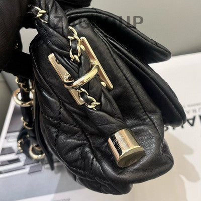 Chanel Black Gold Twist CF Shoulder Bag Quilted Pattern Women's Fashion