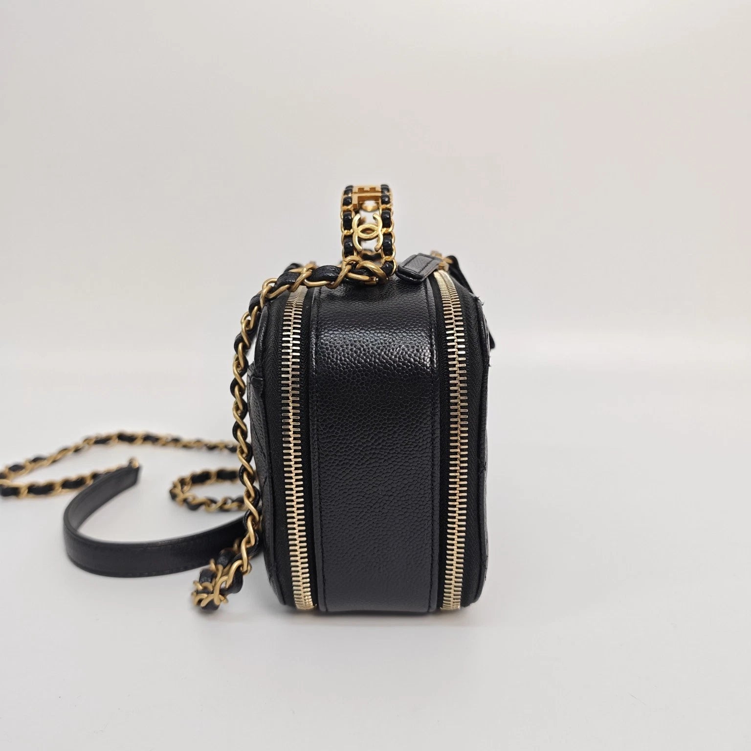 Pre-owned CHANEL 22S Black Gold Calfskin Top Handle Camera Bag For Women